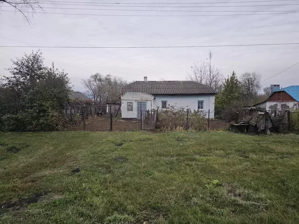 Дом в Липецкая область, Добринский район, Пушкинский сельсовет, с. ... - Фото 1