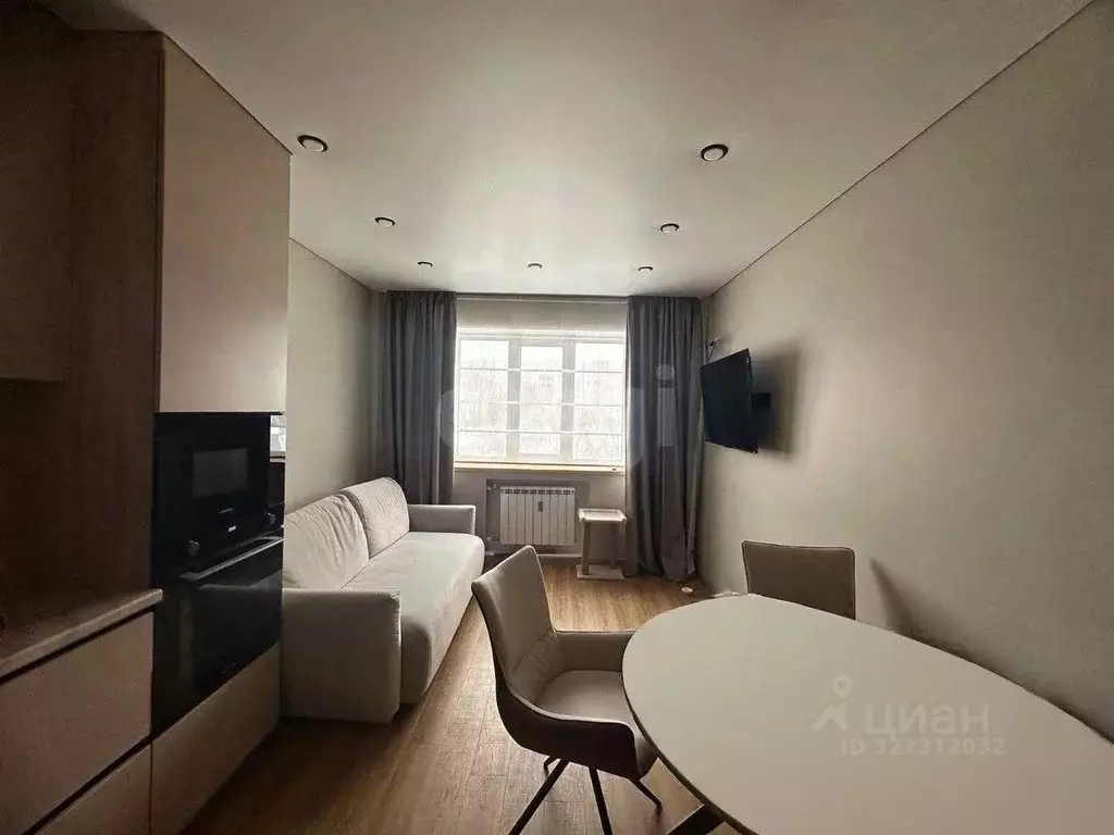 3-к кв. Оренбургская область, Оренбург Салмышская ул., 9/5 (78.6 м) - Фото 1