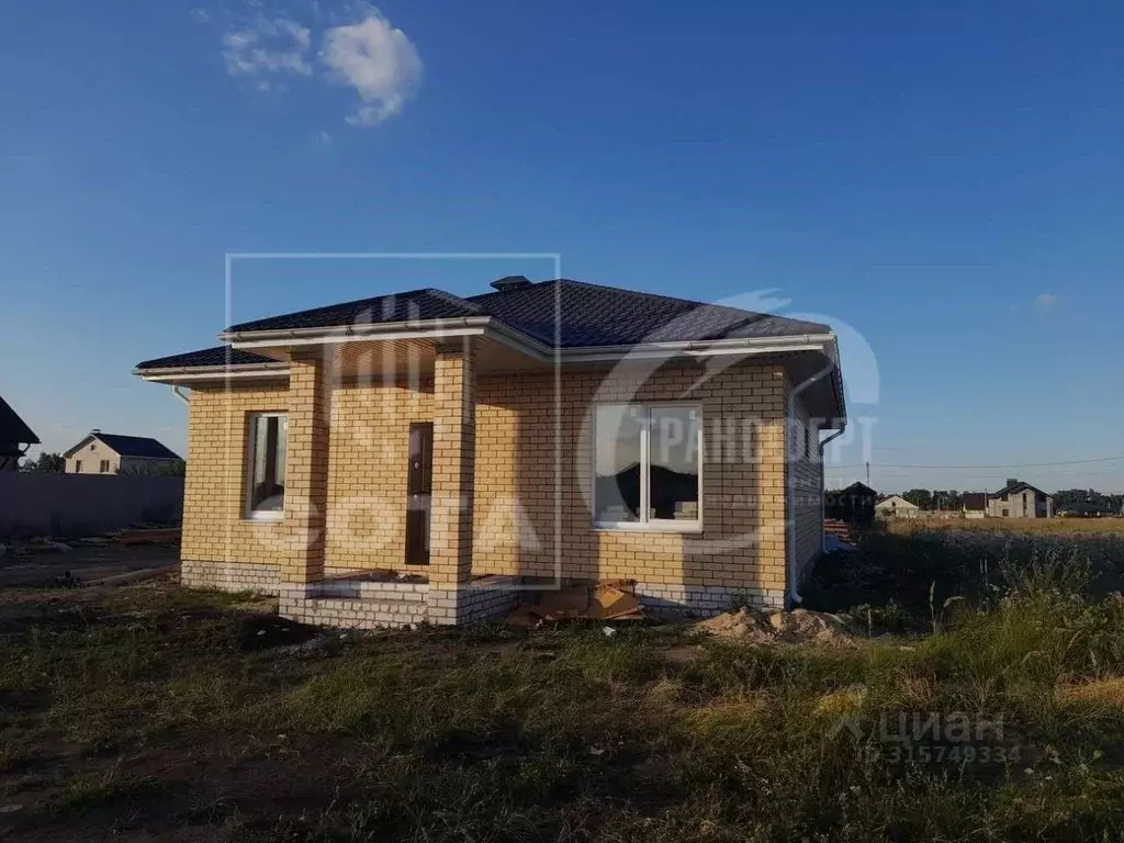 Дом в Воронежская область, с. Новая Усмань ул. Минина, 91 (90 м) - Фото 0