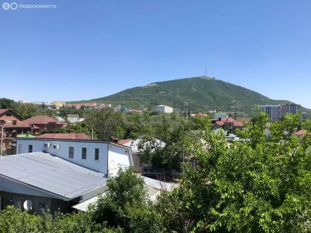 Дом в Пятигорск, улица Кутейникова (564 м) - Фото 1