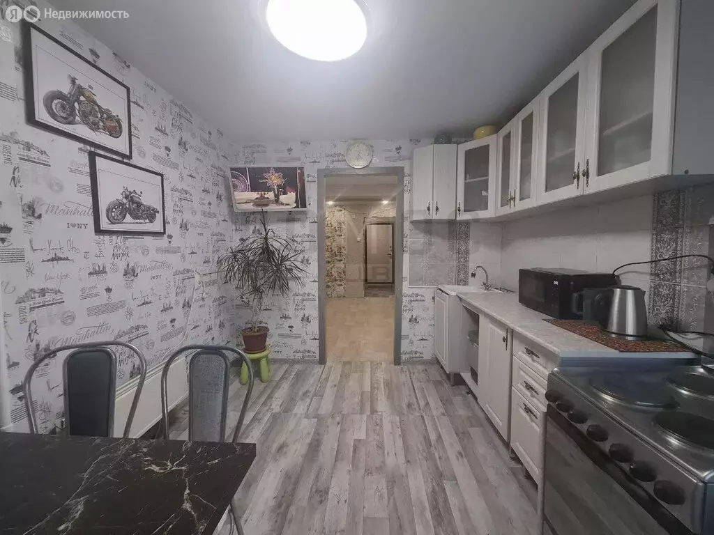 3-комнатная квартира: Екатеринбург, улица Красных Командиров, 1А (70.7 ... - Фото 1