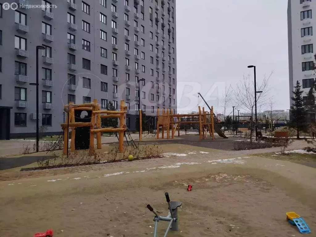 2-комнатная квартира: Тюмень, улица Республики, 204к10 (66.4 м) - Фото 1