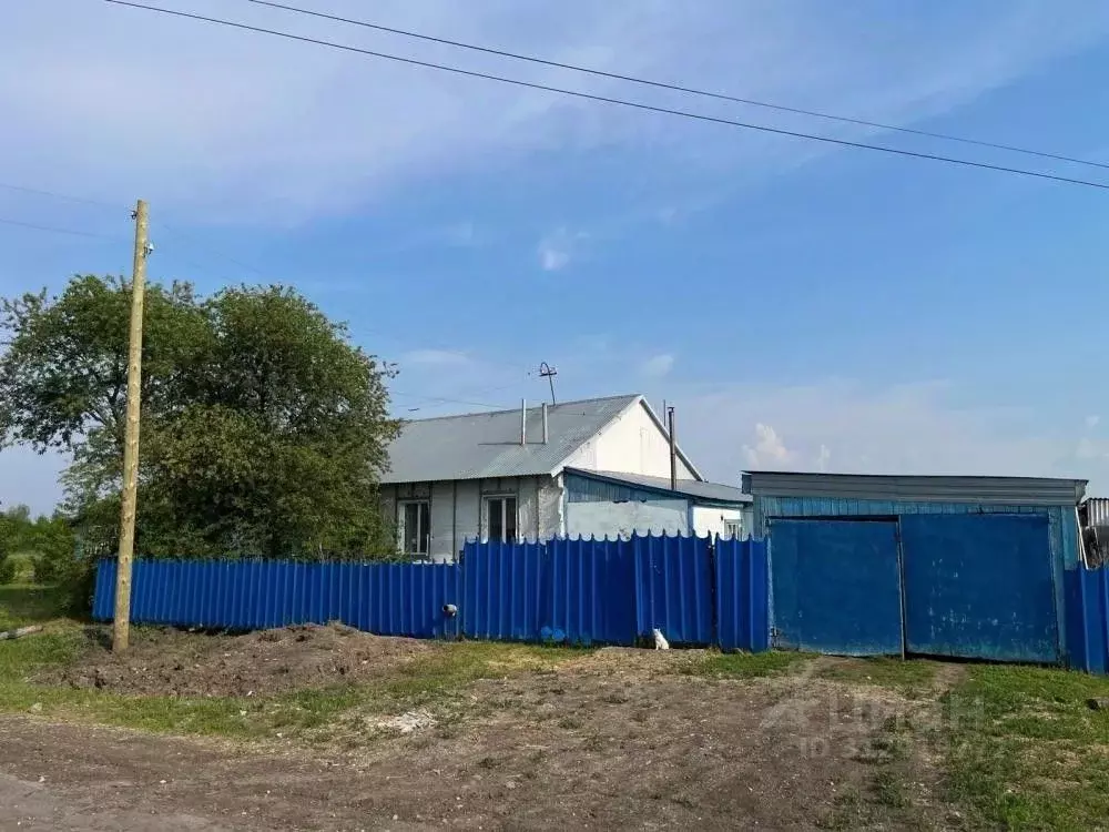 Дом в Омская область, Любинский район, д. Барсуковка ул. Братьев ... - Фото 1