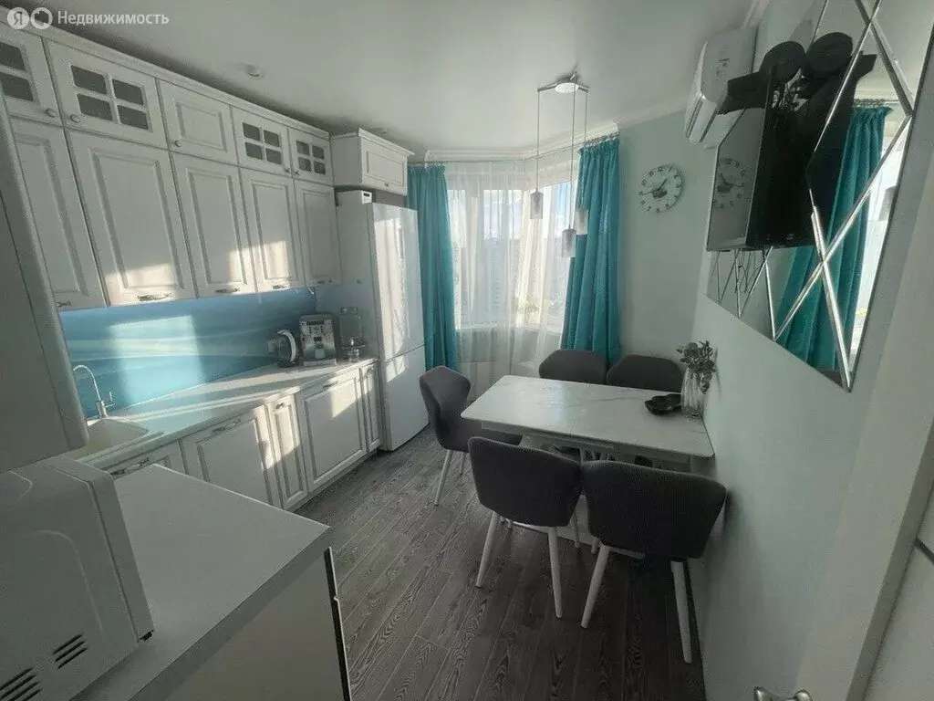 4-комнатная квартира: Москва, улица Авиаторов, 5к6 (89.7 м) - Фото 1