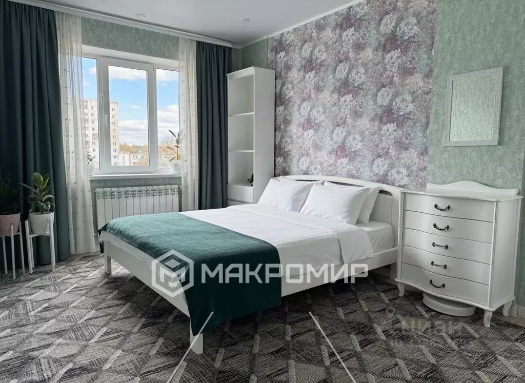 2-к кв. Брянская область, Брянск Белобережская ул., 20 (72.4 м) - Фото 1