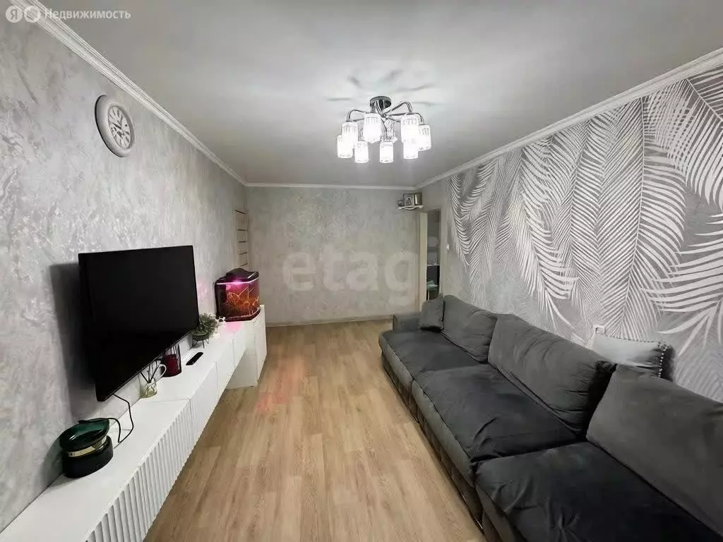 4-комнатная квартира: Чебоксары, улица Кадыкова, 21 (78.4 м) - Фото 1