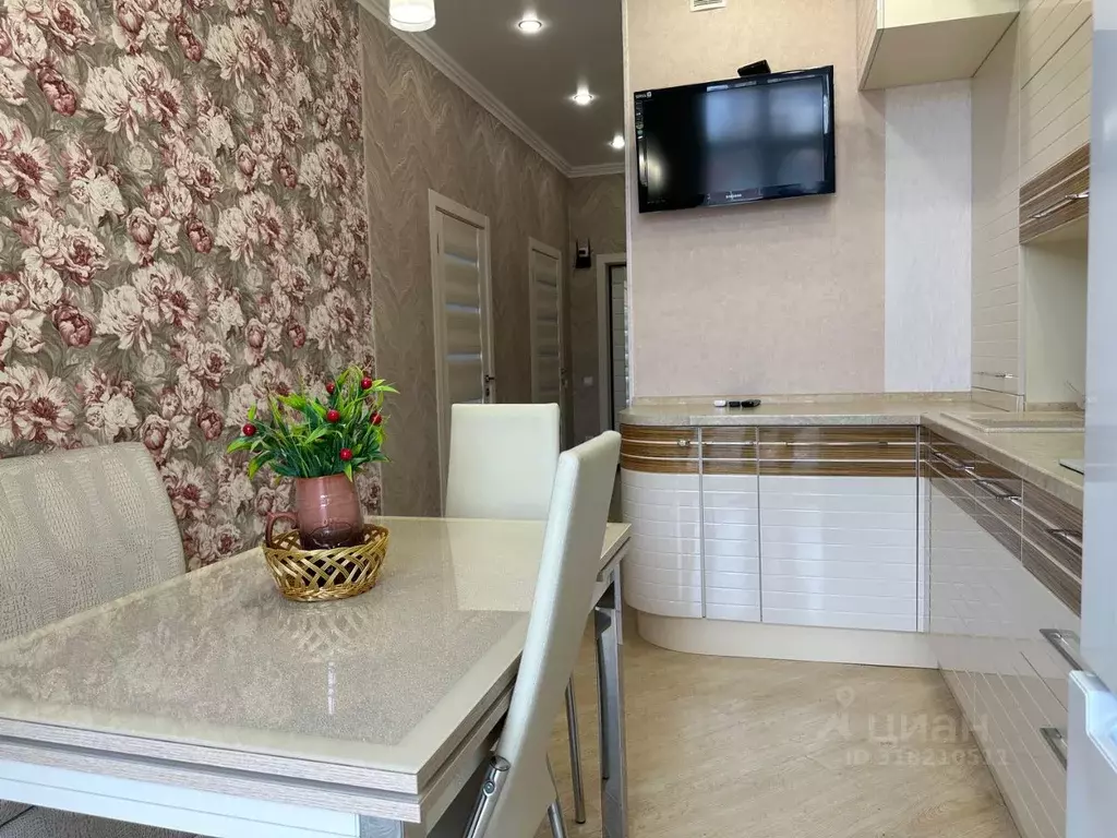 2-к кв. Краснодарский край, Геленджик Крымская ул., 22к23 (50.0 м) - Фото 1