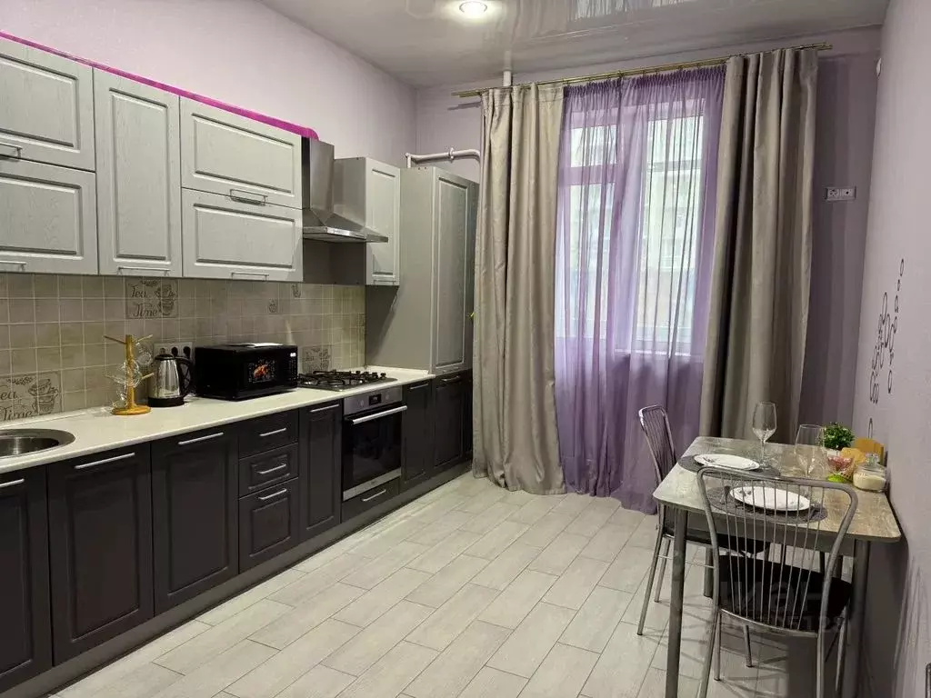 1-к кв. Волгоградская область, Волгоград ул. 8-й Воздушной Армии, 14А ... - Фото 1