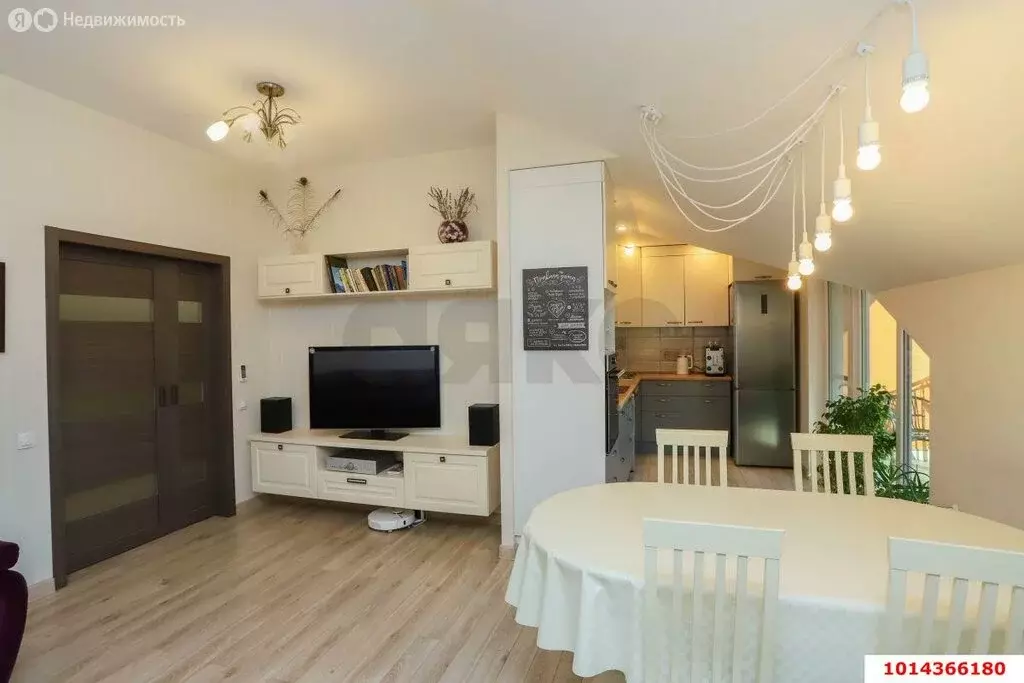 3-комнатная квартира: Краснодар, проспект Гёте, 9 (110 м) - Фото 1