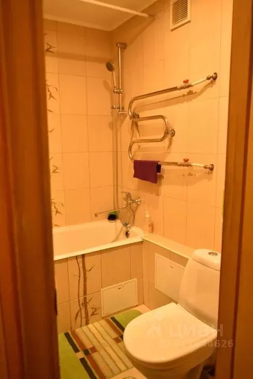 2-к кв. Алтайский край, Барнаул ул. 80-й Гвардейской Дивизии, 64 (44.5 ... - Фото 0