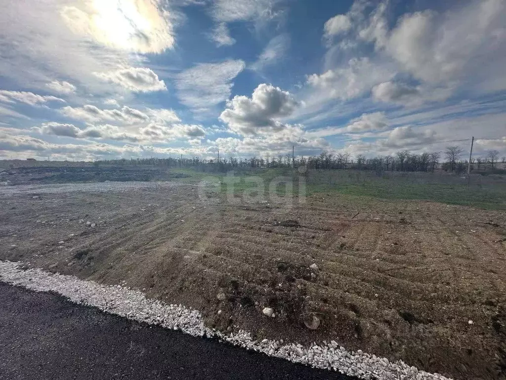 Участок в Крым, Симферопольский район, с. Мирное  (6.0 сот.) - Фото 1