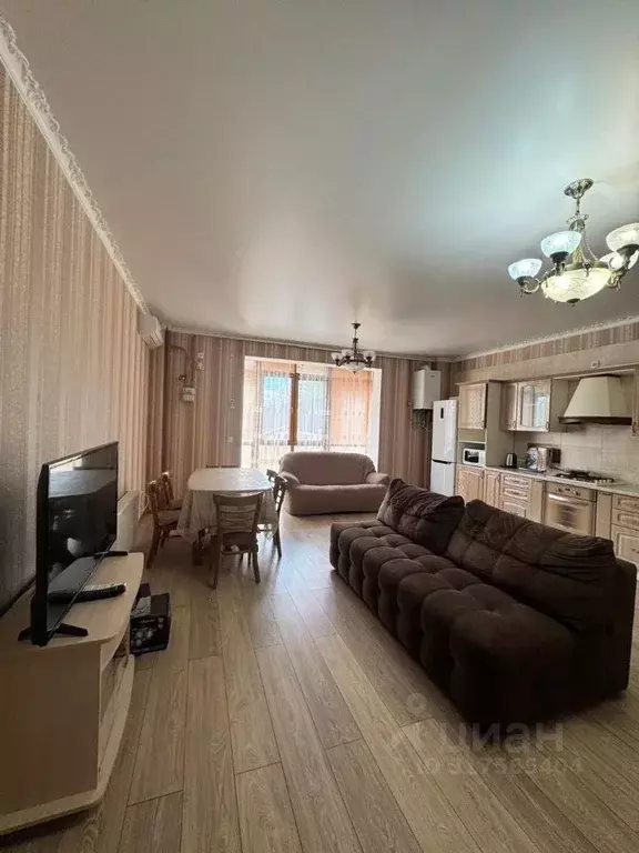 2-к кв. Крым, Симферополь ул. Эскадронная, 6А (94.6 м) - Фото 1