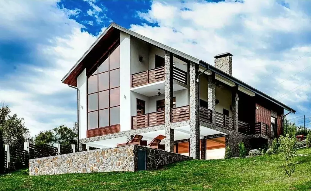 Дом в Краснодарский край, Сочи с. Эстосадок,  (200 м) - Фото 1