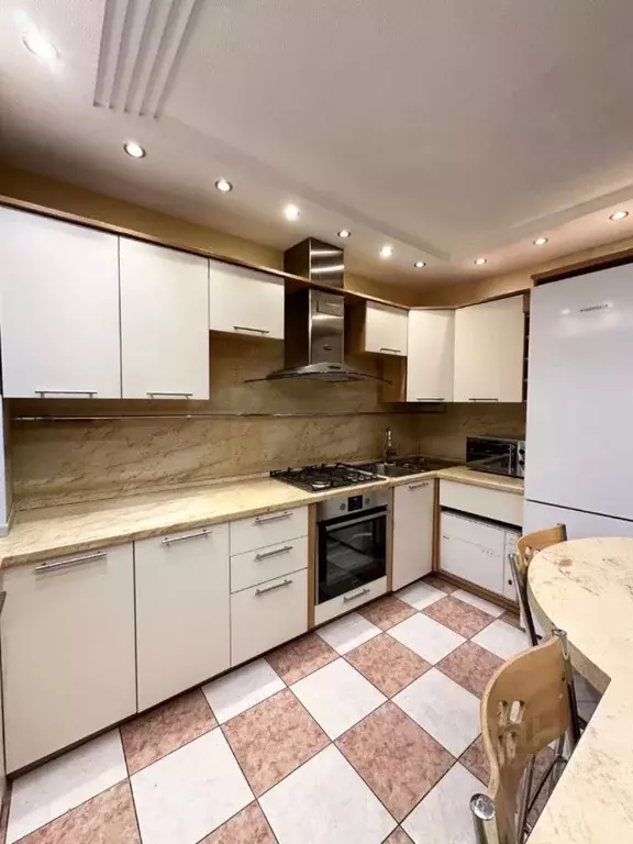 3-к кв. Мурманская область, Мурманск ул. Челюскинцев, 30А (70.0 м) - Фото 1