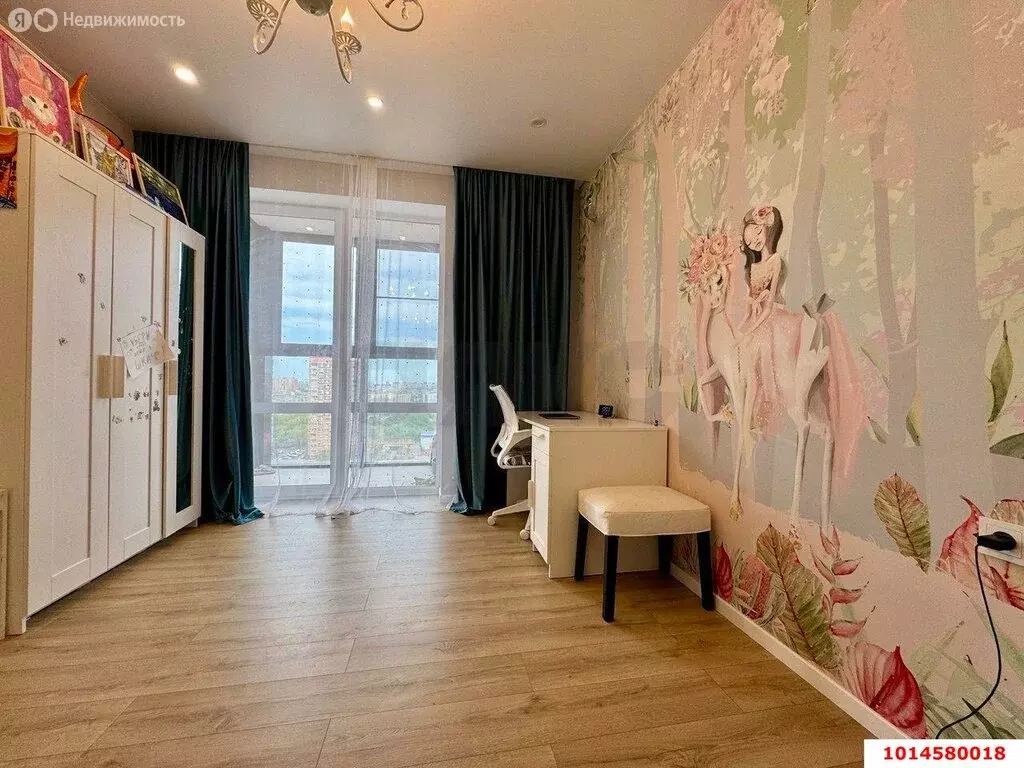 3-комнатная квартира: Краснодар, Гаражная улица, 87 (92 м) - Фото 1