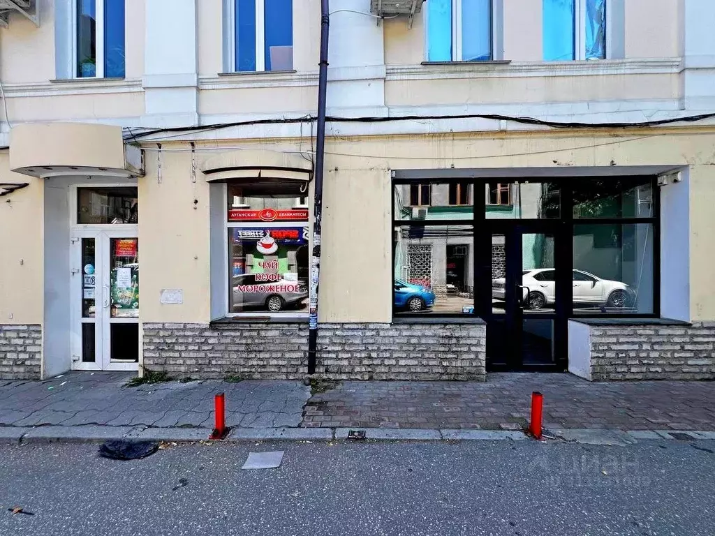 Торговая площадь в Крым, Ялта ул. Чехова, 2 (82 м) - Фото 0