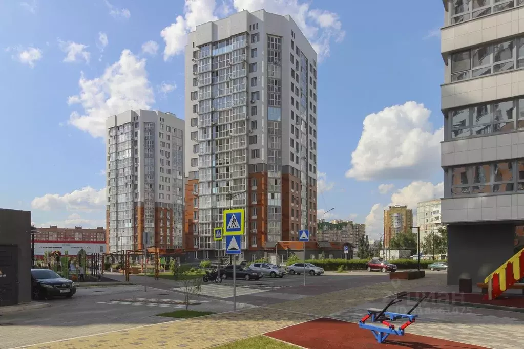 1-к кв. Омская область, Омск ул. 70 лет Октября, 3/5 (42.9 м) - Фото 1