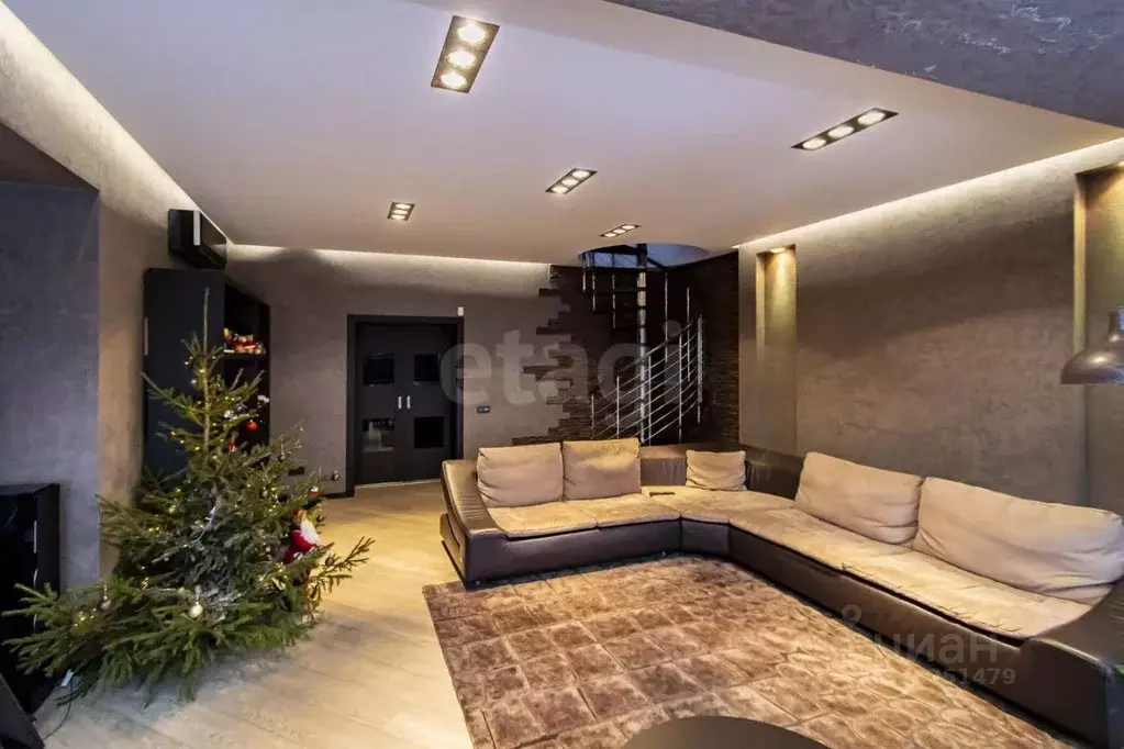 3-к кв. Тюменская область, Тюмень ул. Герцена, 55 (151.0 м) - Фото 1