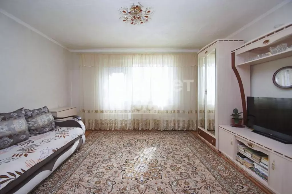 4-к кв. Омская область, Омск ул. Дмитриева, 15 (77.2 м) - Фото 0