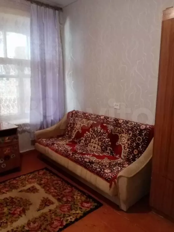 Комната 17 м в 4-к., 2/2 эт. - Фото 1
