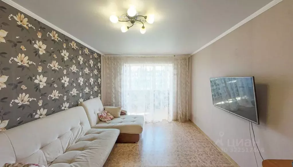 3-к кв. Вологодская область, пос. Майский 9 (68.4 м) - Фото 1