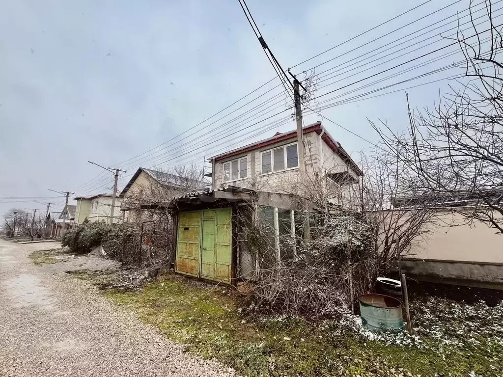 Дом в Крым, Симферополь ул. Яшлар (150 м) - Фото 1