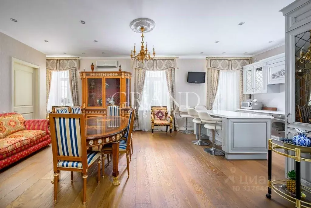 Квартира, 4 комнаты, 145.5 м - Фото 0