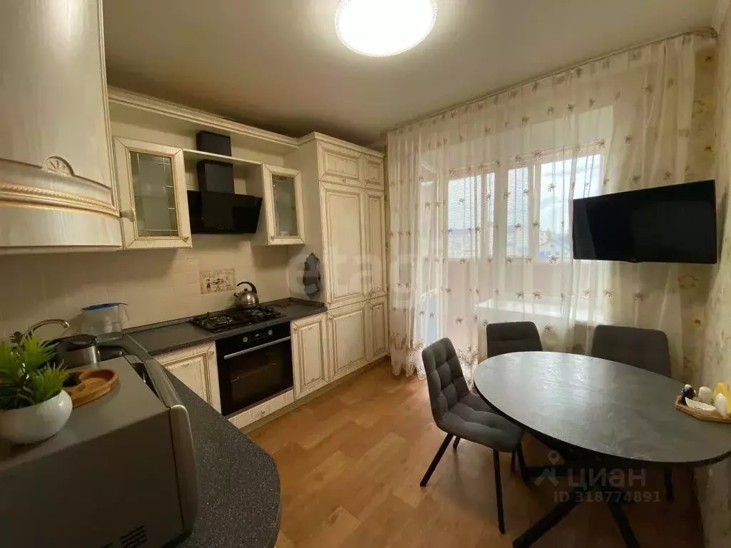 2-к кв. Башкортостан, Стерлитамак Коммунистическая ул., 94 (57.8 м) - Фото 0