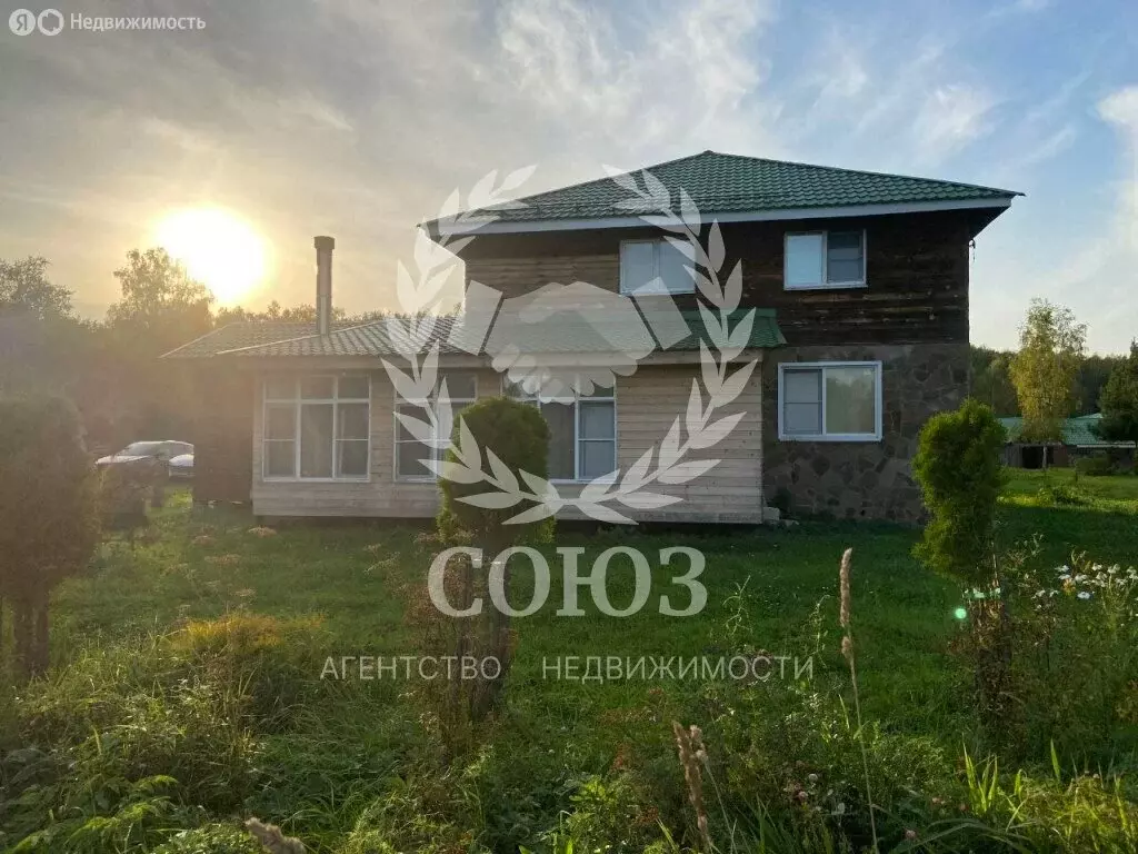 Дом в Калужская область, Жуковский муниципальный округ, село ... - Фото 1