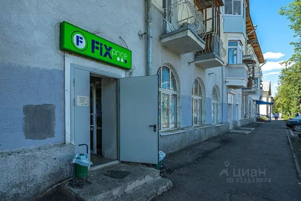 Торговая площадь в Свердловская область, Екатеринбург ул. Уральских ... - Фото 1