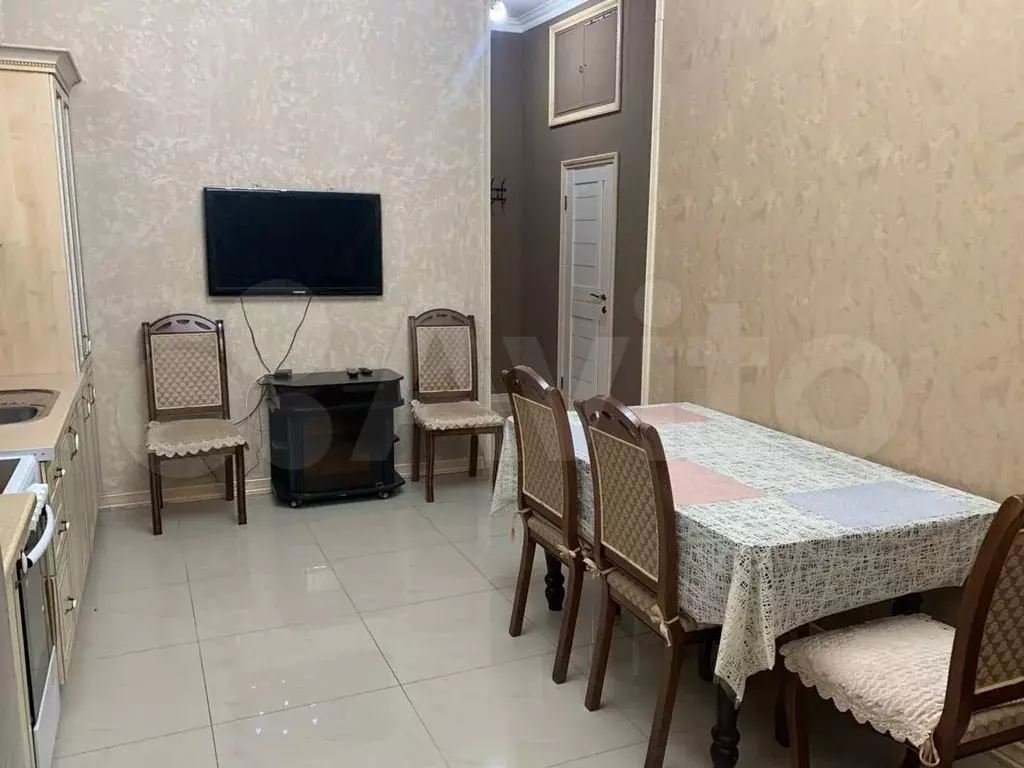 1-к. квартира, 45 м, 1/10 эт. - Фото 1