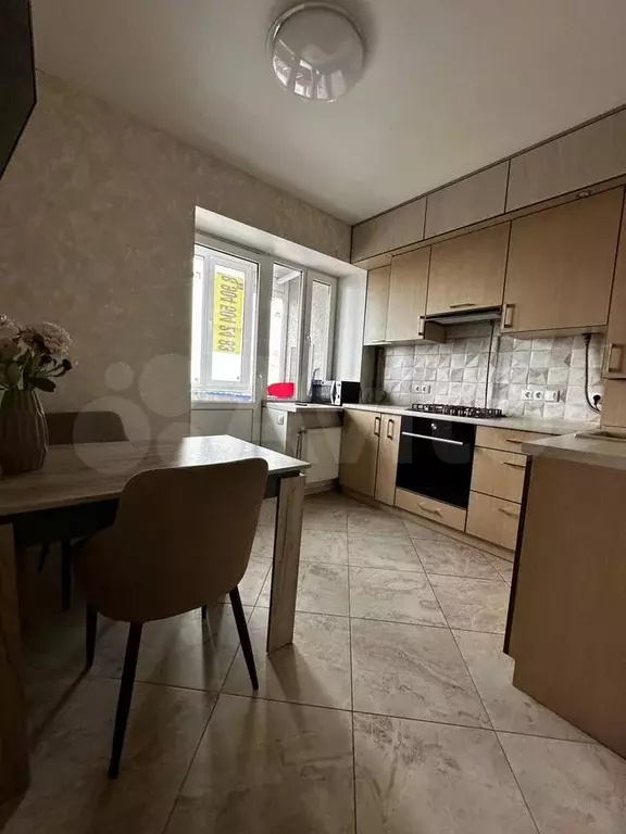 1-к. квартира, 42 м, 8/10 эт. - Фото 1