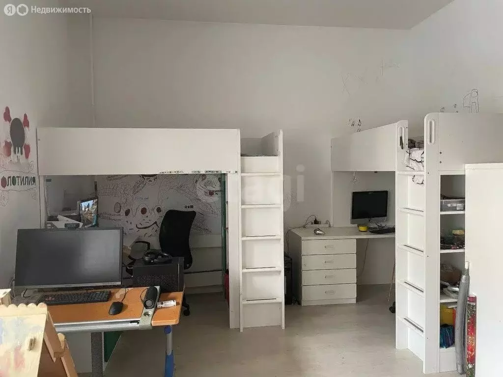 3-комнатная квартира: Тюмень, улица Василия Гольцова, 10 (75.2 м) - Фото 2