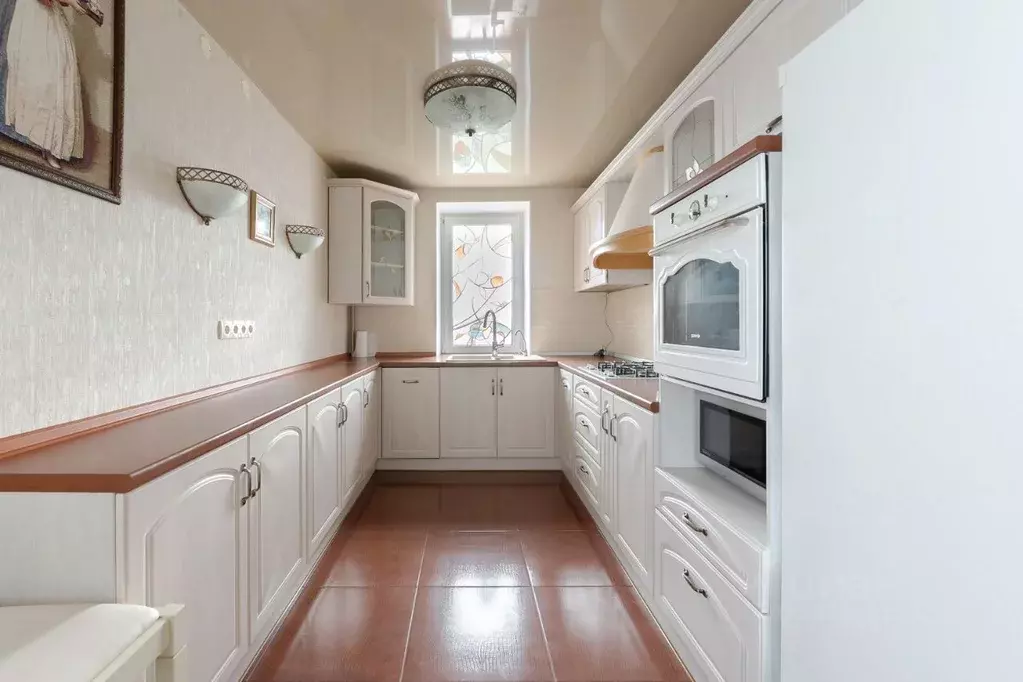 3-к кв. Псковская область, Псков Красноармейская ул., 31А (98.0 м) - Фото 1