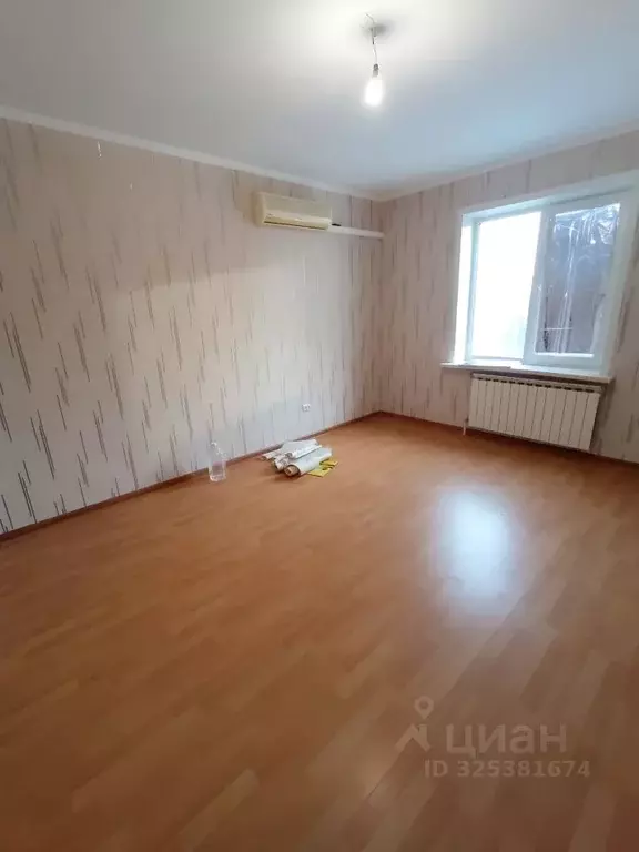 3-к кв. Ростовская область, Семикаракорск Школьный проезд, 4 (76.0 м) - Фото 1