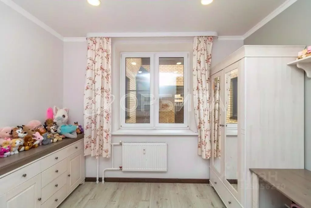 3-к кв. Тюменская область, Тюмень ул. Тимофея Чаркова, 81 (95.0 м) - Фото 2