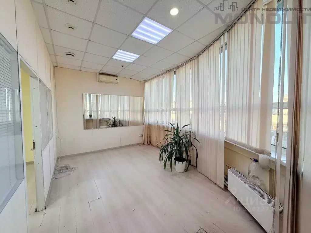 Офис в Свердловская область, Екатеринбург ул. Крестинского, 44 (71 м) - Фото 2