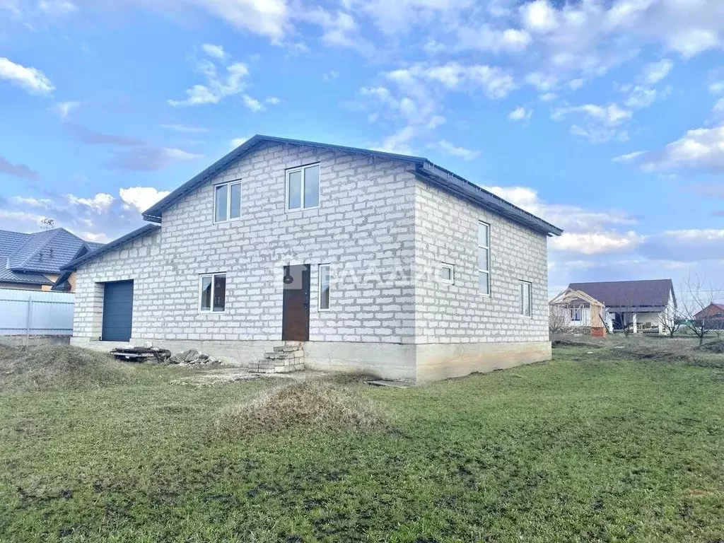 Дом в Белгородская область, Строитель Яковлевский городской округ, ул. ... - Фото 0