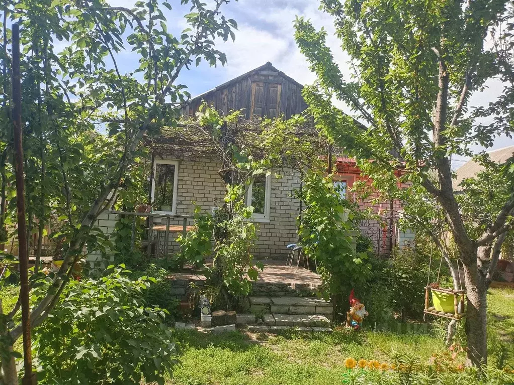 Дом в Саратовская область, Саратов пос. Комсомольский, проезд 3-й ... - Фото 0