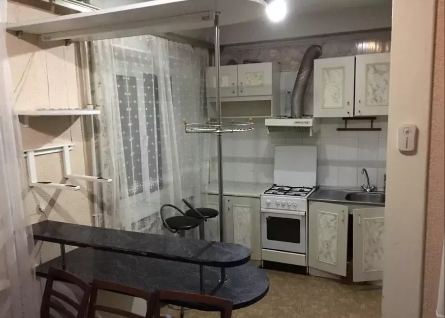 Продаётся 4-к квартира, 60 м - Фото 0
