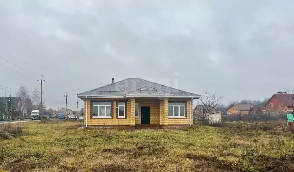 Дом в Белгородская область, Губкин Майская ул., 9 (100 м) - Фото 1