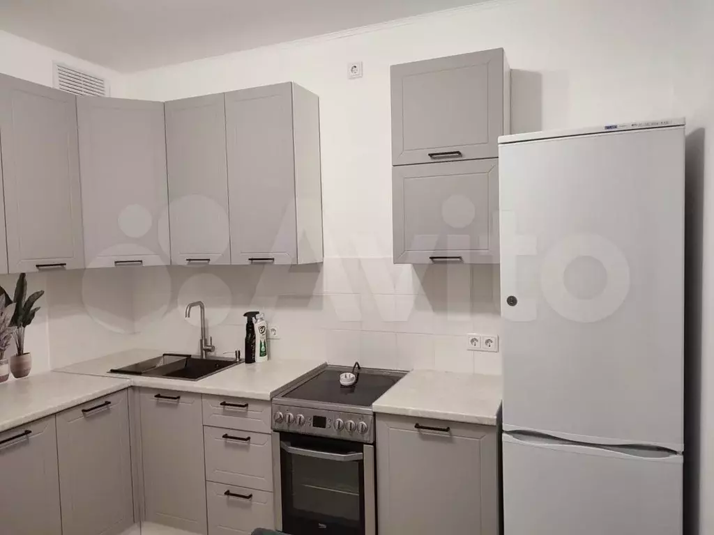 2-к. квартира, 60 м, 7/15 эт. - Фото 0