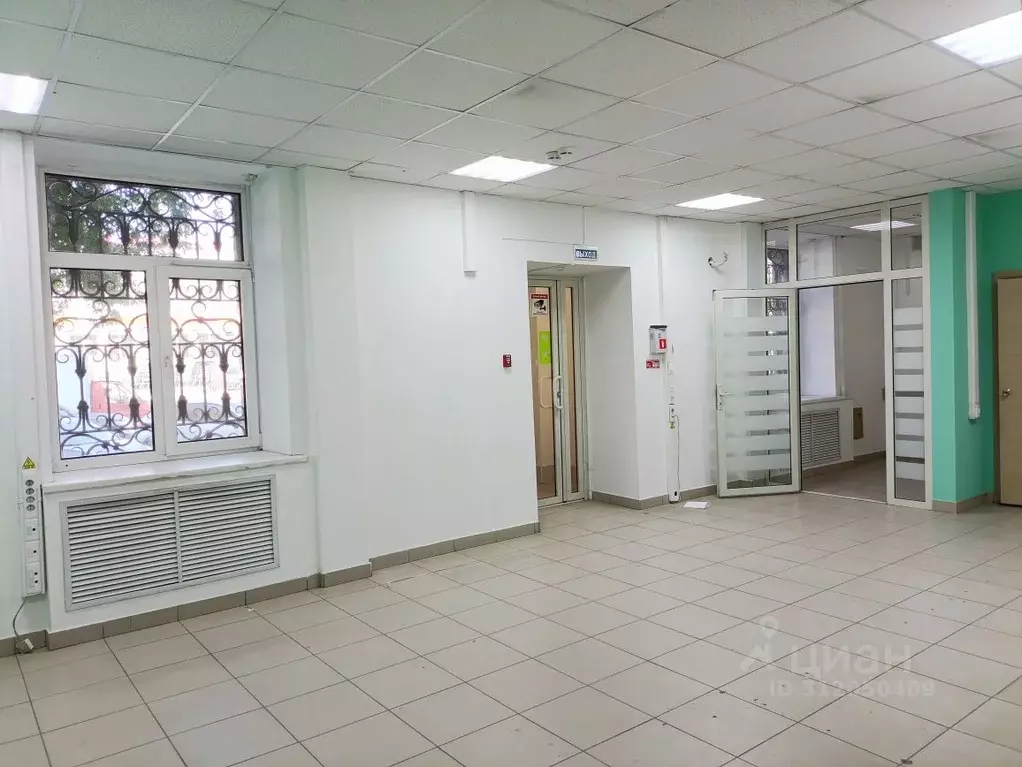 Торговая площадь в Тюменская область, Тюмень Холодильная ул., 120 (62 ... - Фото 1