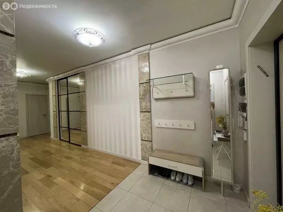 3-комнатная квартира: Самара, улица Академика Платонова, 8 (120 м) - Фото 0