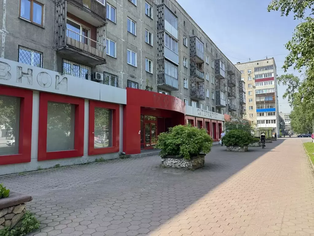 Торговая площадь в Кемеровская область, Новокузнецк ул. Кирова, 88 ... - Фото 1