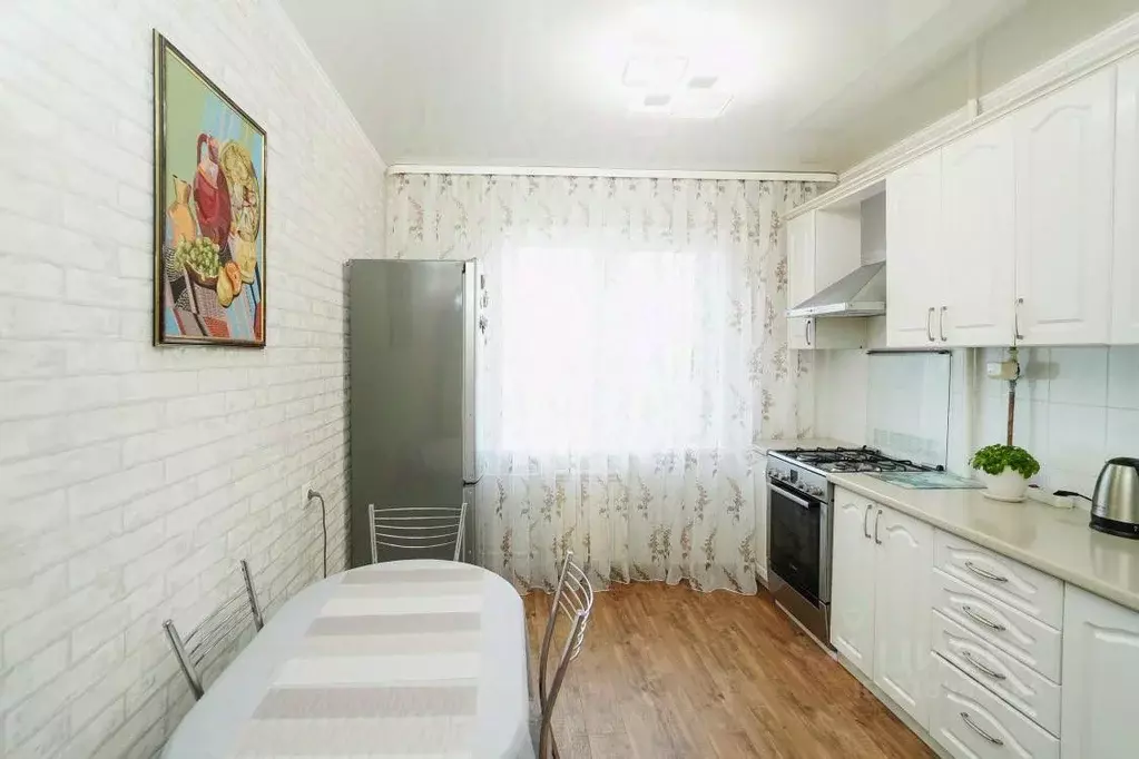 3-к кв. Омская область, Омск Московка-2 мкр, ул. Ярослава Гашека, 1 ... - Фото 0