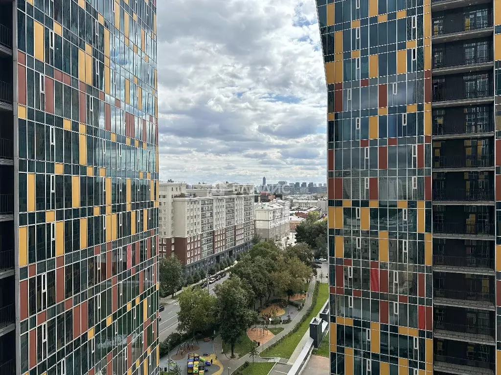 Продается 3-комнатная квартира - Фото 1