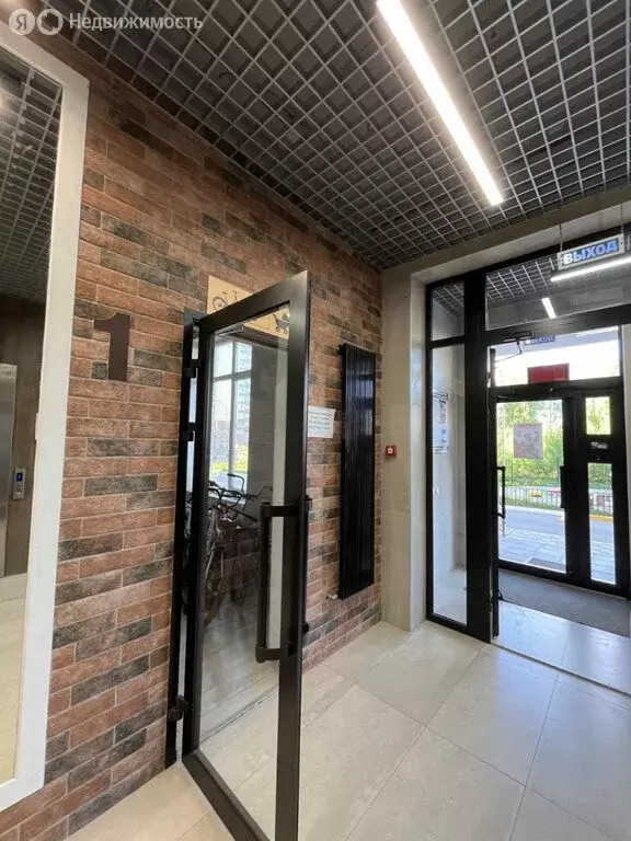 3-комнатная квартира: Брянск, улица Горбатова, 45А (91.5 м) - Фото 1
