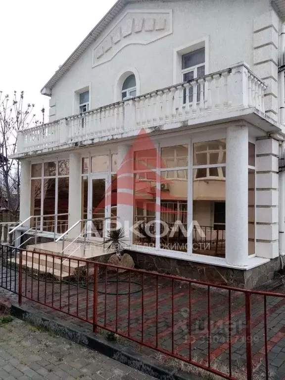 Дом в Севастополь с. Орловка, ш. Качинское, 35/39 (210 м) - Фото 1