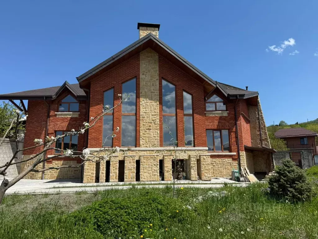 Дом в Северная Осетия, Владикавказ ул. Васо Абаева, 68 (420 м) - Фото 1
